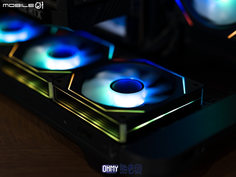 TT Vision 330 CR ARGB 全曲面全景機殼 ft. 耀影SWAFAN 120 EX INFINITY 風扇
