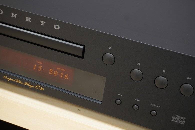重拾實體音樂的魅力!ONKYO C-30 CD Player 開箱體驗