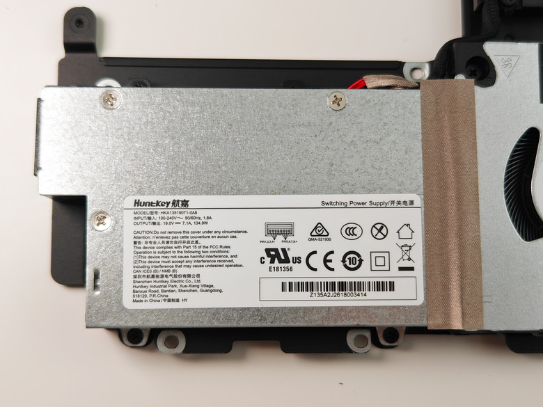 Minisforum AI X1 Pro 255 迷你電腦簡單開箱