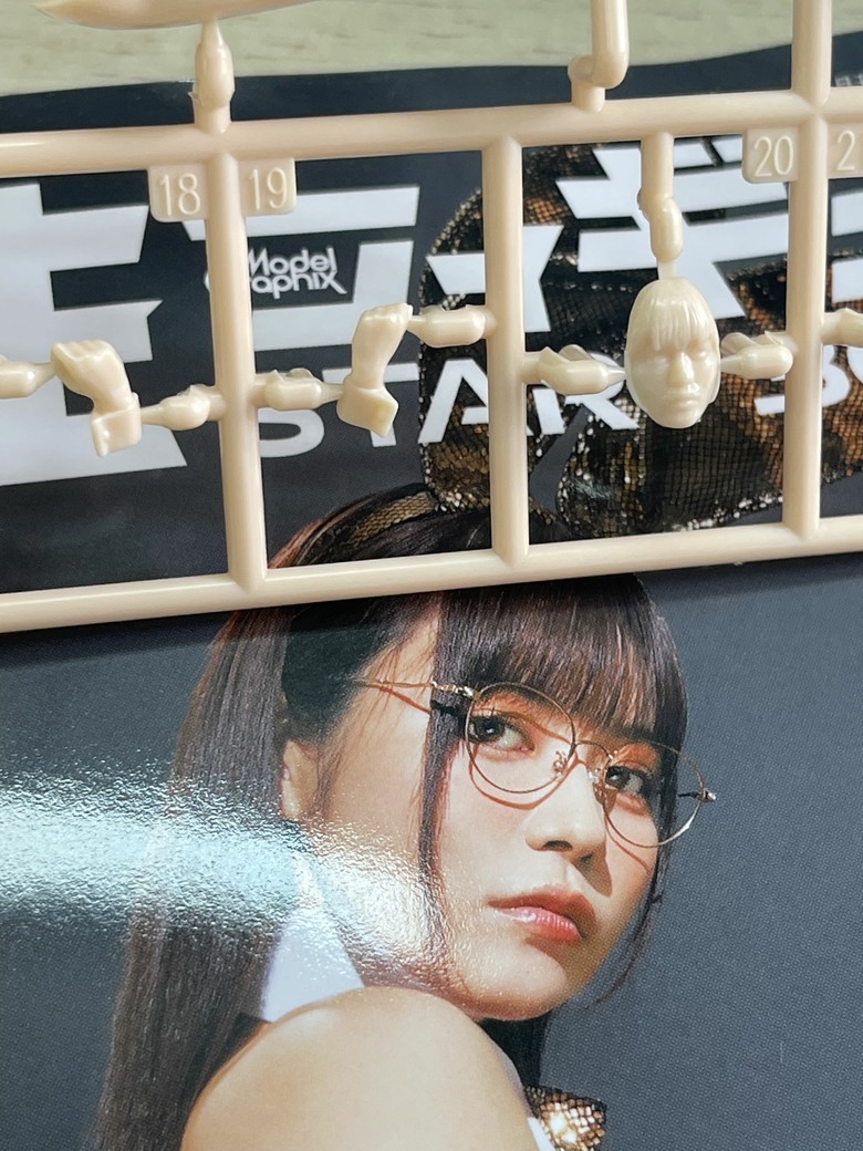 開箱和製作1/20 東雲海兔女郎模型！