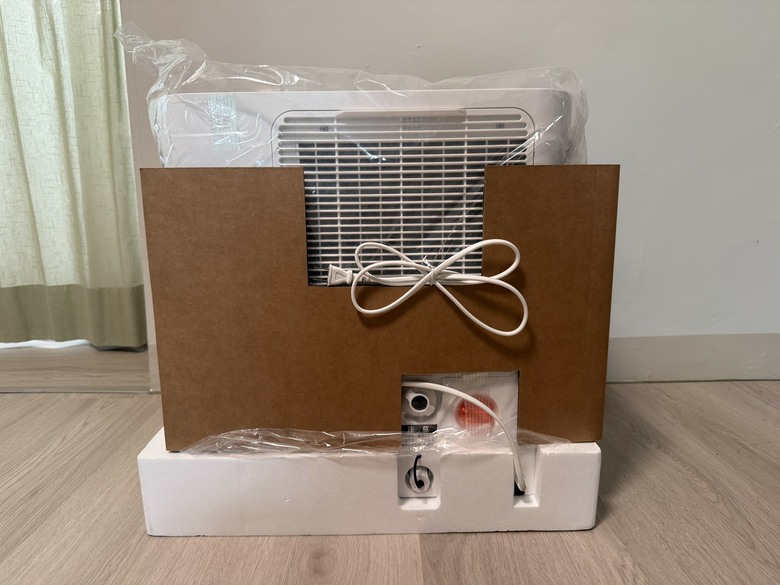 【小宅開箱】除濕機界的顏值擔當？NWT 威技 抽取式除濕機 WDH31B16E 把「倒水」變超輕鬆