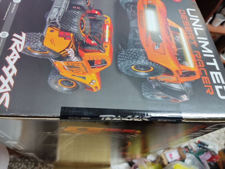 Traxxas 1/7 UDR 開箱