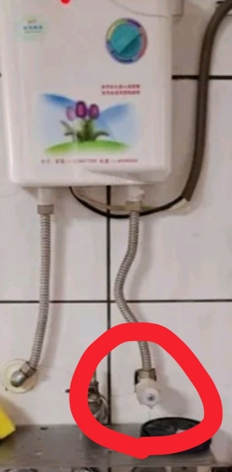 瞬熱式電熱水器接管