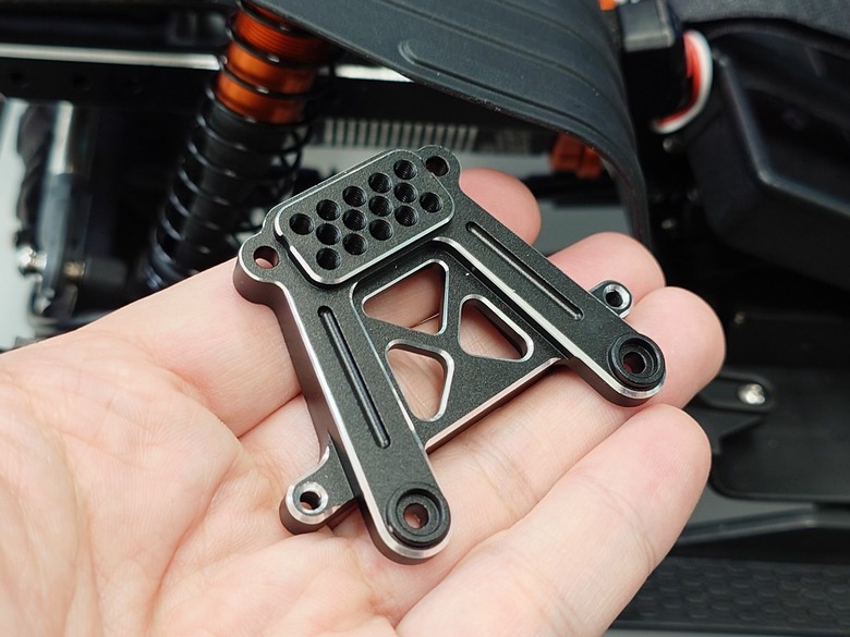 【開箱+改裝】Rlaarlo mk07v2 Jeep Wrangler 式樣 1/7 攀岩遙控車 開箱 + 持續改裝歷程