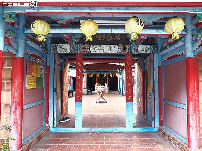 彰化 彰邑聖王廟(威惠宮)、大西門福德祠、彰邑關帝廟、彰邑慶安宮、懷忠祠、曇花佛堂、梨春園曲館 — 彰化市區古蹟探訪之一