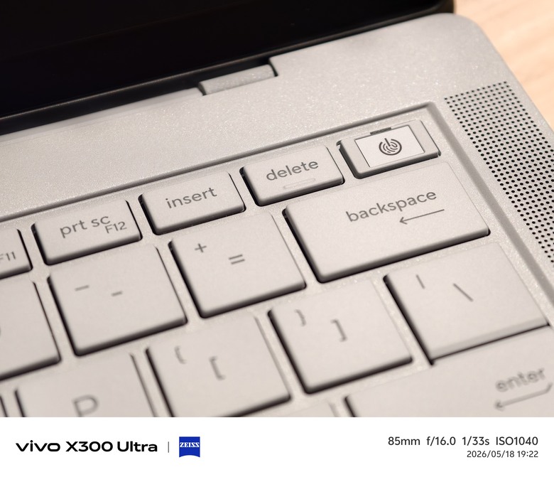 Expertbook Ultra 358H \ 32G \ 1T SSD 開箱