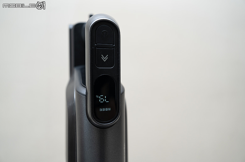 點我看大圖 Panasonic MC-SBR70 極淨光吸塵器開箱|地板乾淨看得見,雙電池 116 分鐘續航超給力!