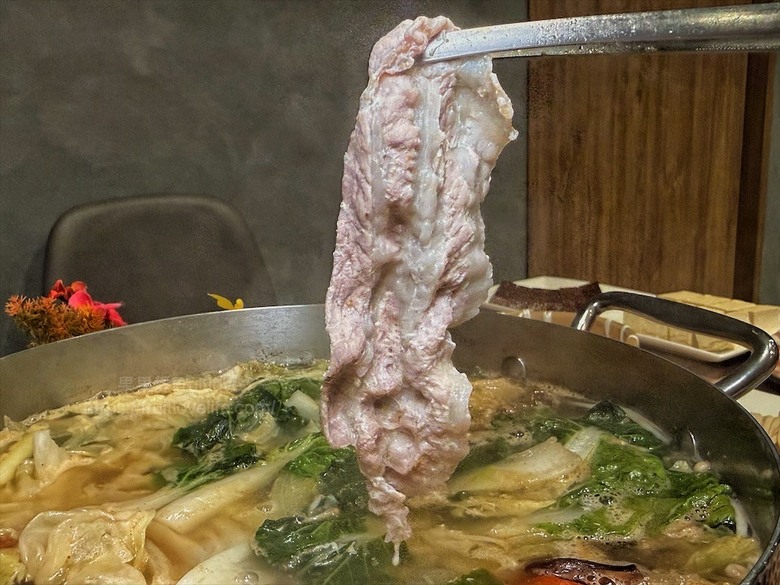 點我看大圖 四代傳承古早味!手炒沙茶爐清甜不膩,越煮越香,台中聚餐推薦