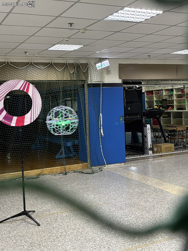 小學生也能玩無人機足球？ 球機組裝、初測心得與家長觀察全紀錄