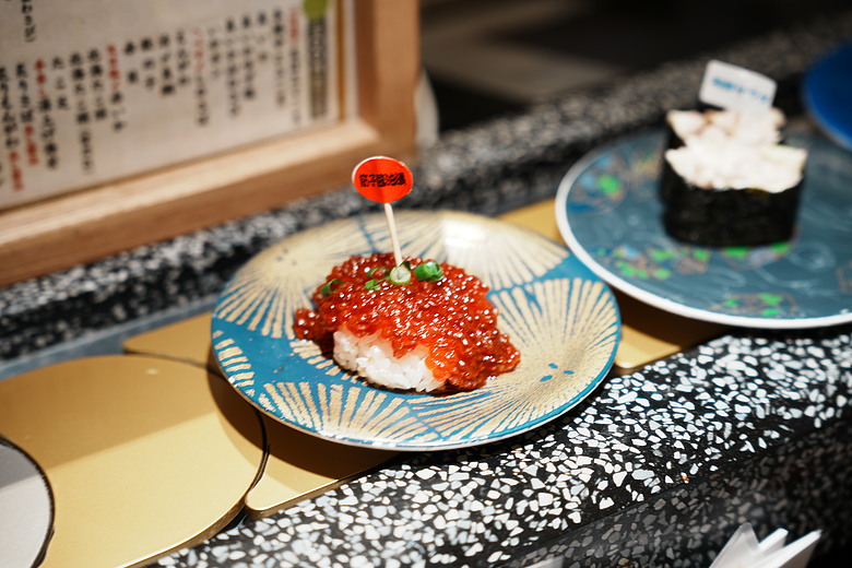 點我看大圖 2026 北海道12天小蜜月 (終)『暴風雪裡的余市蒸餾所 & 北海道唯一米其林三星法餐』