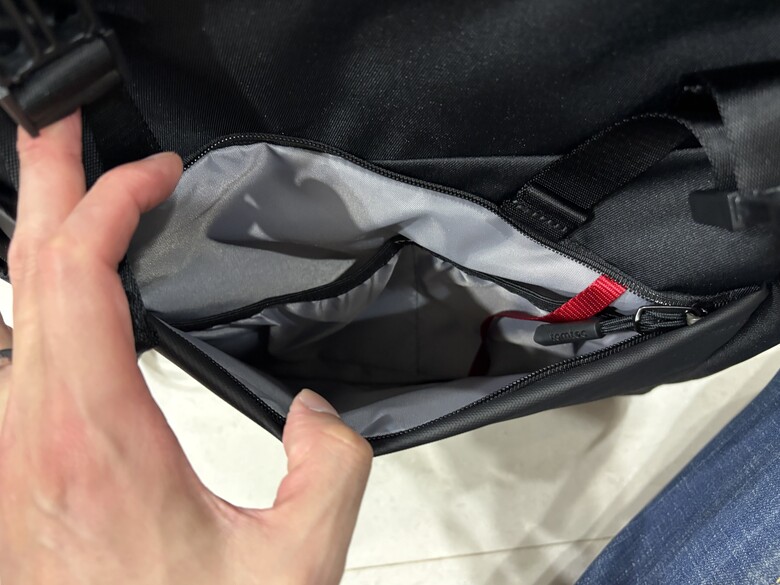 通勤筆電包｜tomtoc Slash-T64 Flip Laptop Backpack (同場加映｜金門小菜刀）