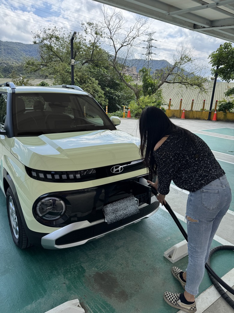 點我看大圖 來開箱老婆的inster電動車