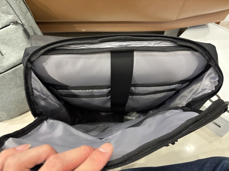 通勤筆電包｜tomtoc Slash-T64 Flip Laptop Backpack (同場加映｜金門小菜刀）