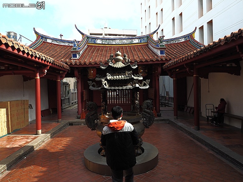 彰化 彰邑聖王廟(威惠宮)、大西門福德祠、彰邑關帝廟、彰邑慶安宮、懷忠祠、曇花佛堂、梨春園曲館 — 彰化市區古蹟探訪之一
