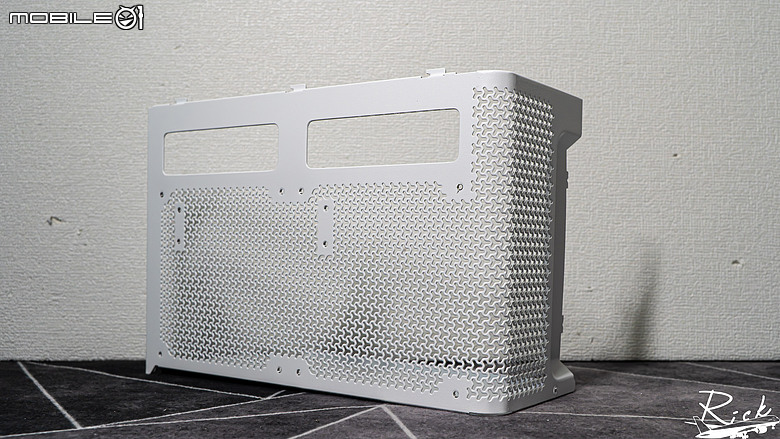 點我看大圖 【開箱】木紋靜謐氣息 | CORSAIR FRAME 4000D WOOD RS WHITE