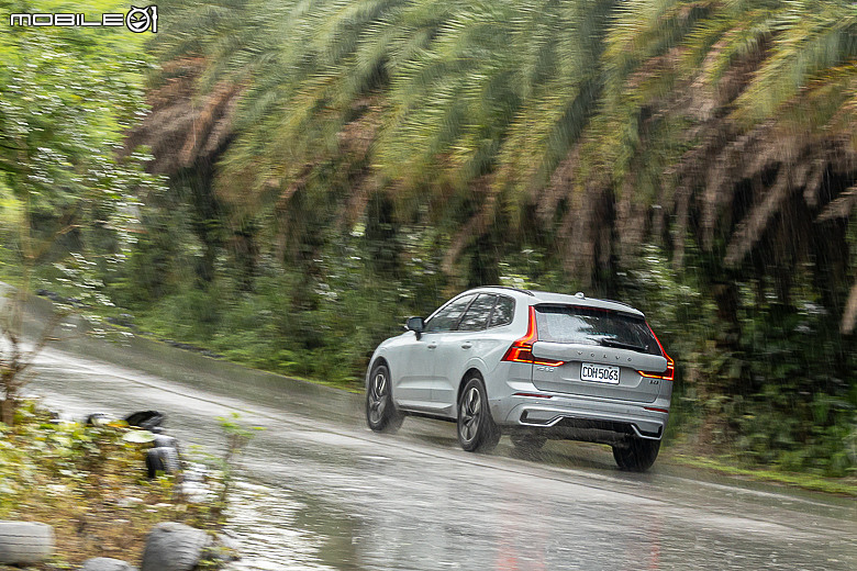 Volvo 小改款 XC60 B5 試駕｜保留核心優勢，高級感再強化！