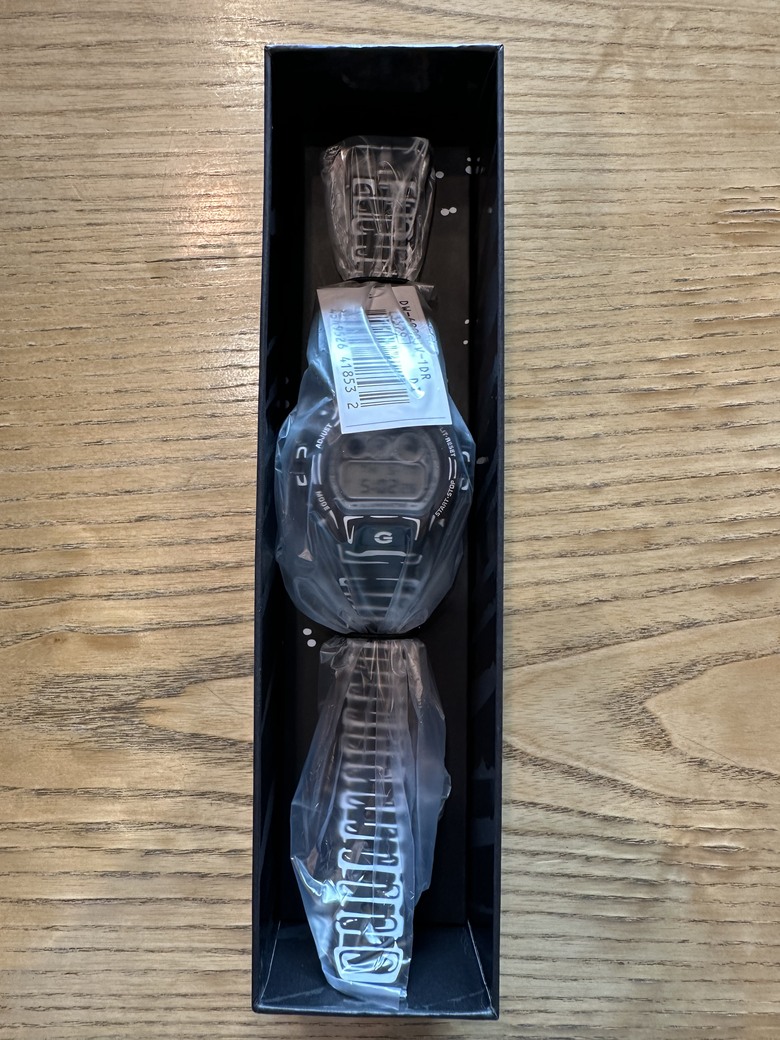 ［開箱］CASIO的創新與經典,機械錶和電子錶雙重衝擊。EFK-110D-2A加DW-6900JV-1DR