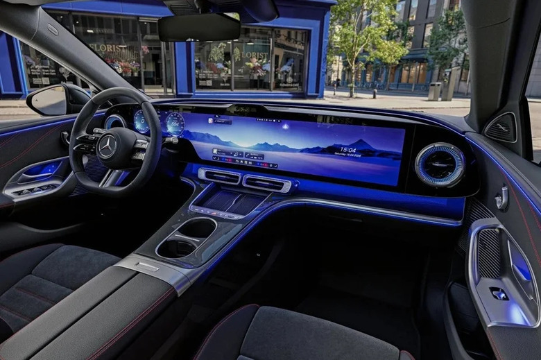 回應用戶需求！Mercedes-Benz 實行「大螢幕＋物理按鈕」座艙策略 電容式觸控將退場