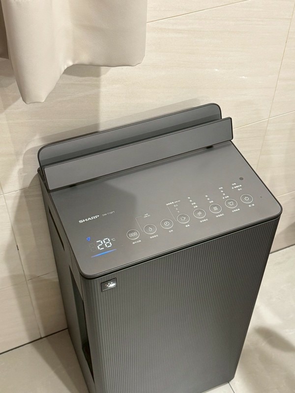 [開箱]夏普乾淨方T15FT除濕機 媽媽房間終於不再發霉...