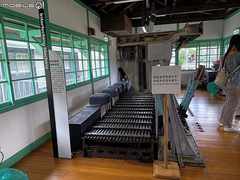 哈瑪星鐵道園區、舊打狗驛故事館、高雄港車站北號誌樓、鐵道園區天空雲台、金馬賓館當代美術館、打狗水道量水器室,附掛2026高雄冬日遊樂園紀實 — 冬日高雄港濱散策 哈瑪星鐵道園區篇