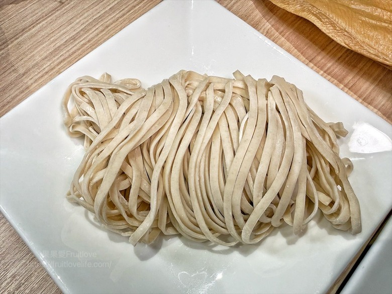 點我看大圖 四代傳承古早味!手炒沙茶爐清甜不膩,越煮越香,台中聚餐推薦