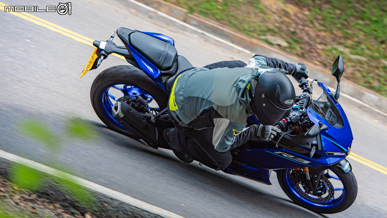 2026 YAMAHA YZF-R3試駕報告｜造型大改款帥得有感、熟悉的平台好騎依然！