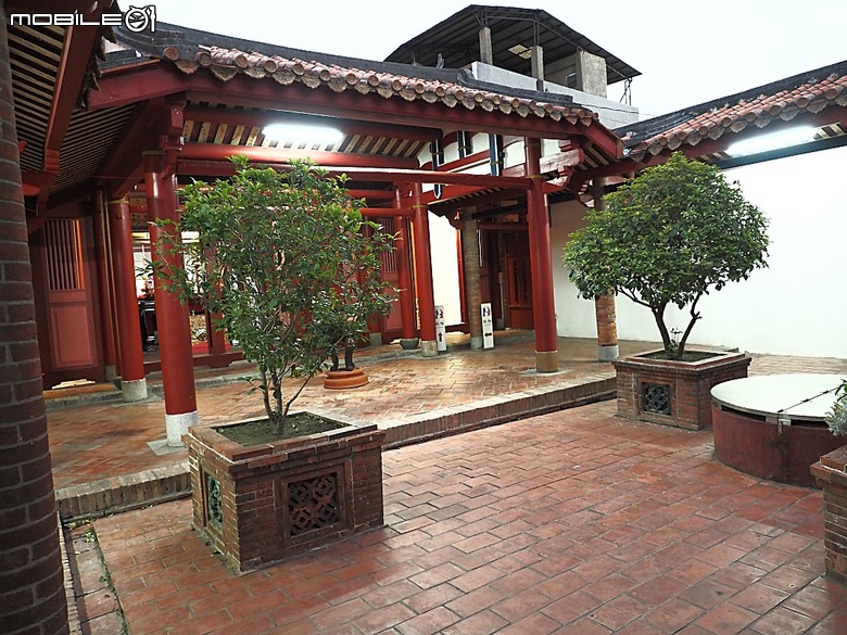 彰化 彰邑聖王廟(威惠宮)、大西門福德祠、彰邑關帝廟、彰邑慶安宮、懷忠祠、曇花佛堂、梨春園曲館 — 彰化市區古蹟探訪之一