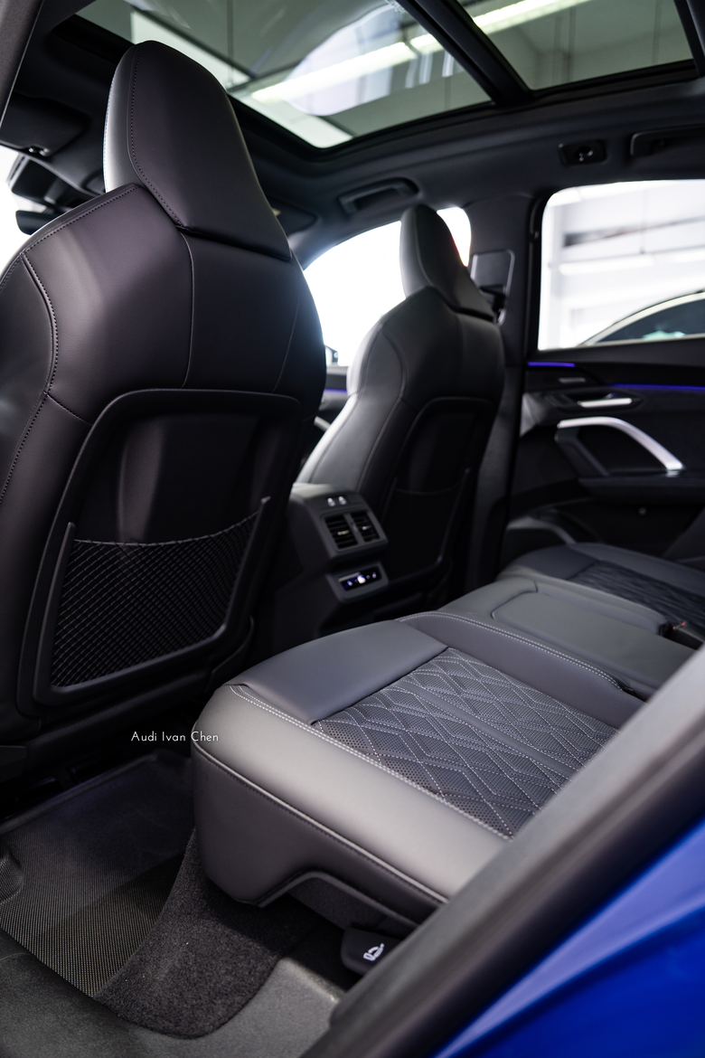 交車分享｜Audi SQ5 Sportback｜金屬眩亮藍・Ultra Blue・6I