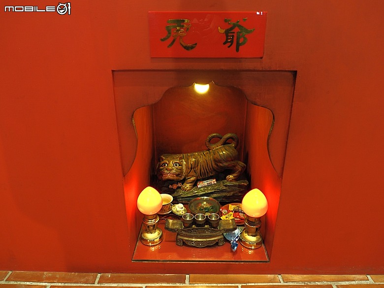 彰化 彰邑聖王廟(威惠宮)、大西門福德祠、彰邑關帝廟、彰邑慶安宮、懷忠祠、曇花佛堂、梨春園曲館 — 彰化市區古蹟探訪之一