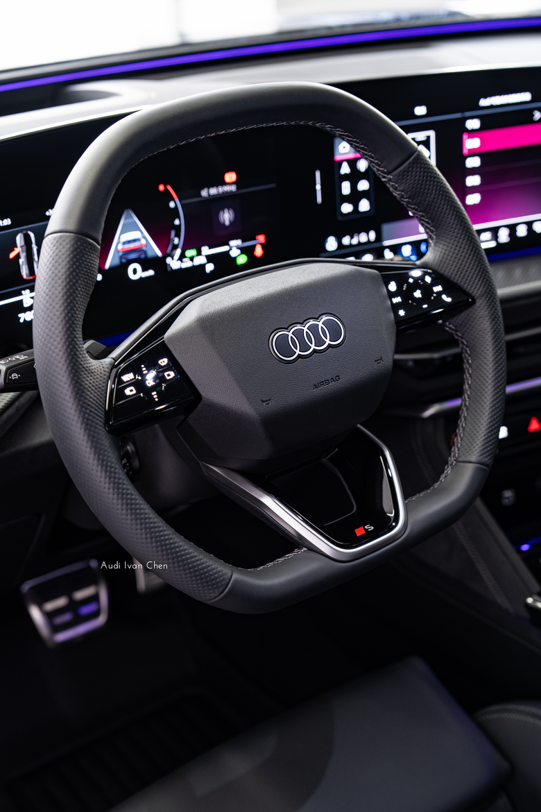 交車分享｜Audi SQ5 Sportback｜金屬眩亮藍・Ultra Blue・6I