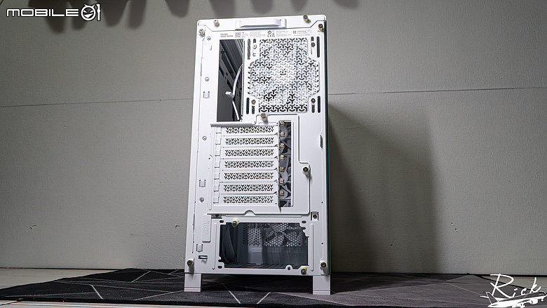 點我看大圖 【開箱】木紋靜謐氣息 | CORSAIR FRAME 4000D WOOD RS WHITE