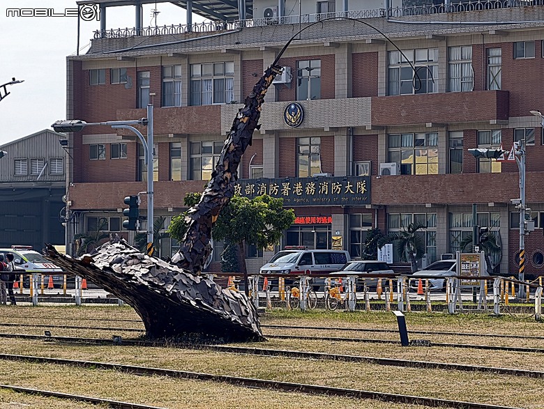 哈瑪星鐵道園區、舊打狗驛故事館、高雄港車站北號誌樓、鐵道園區天空雲台、金馬賓館當代美術館、打狗水道量水器室,附掛2026高雄冬日遊樂園紀實 — 冬日高雄港濱散策 哈瑪星鐵道園區篇