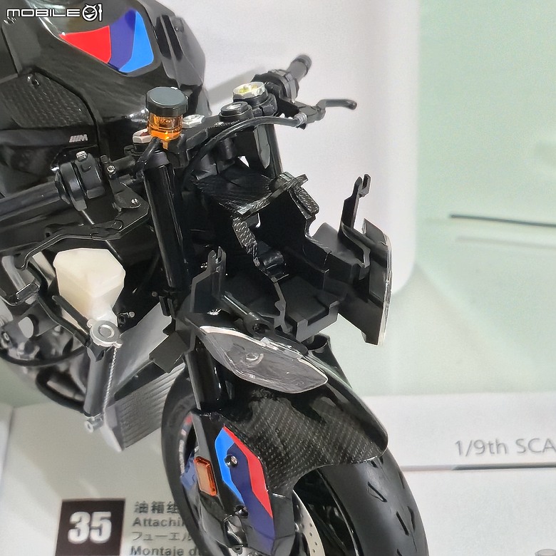 點我看大圖 🔧【模型新手也能輕鬆組 Part5】🏍️ 1/9 MENG MT-009S 1/9 BMW M1000RR 悅色版