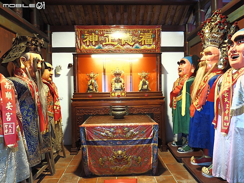 彰化 彰邑聖王廟(威惠宮)、大西門福德祠、彰邑關帝廟、彰邑慶安宮、懷忠祠、曇花佛堂、梨春園曲館 — 彰化市區古蹟探訪之一