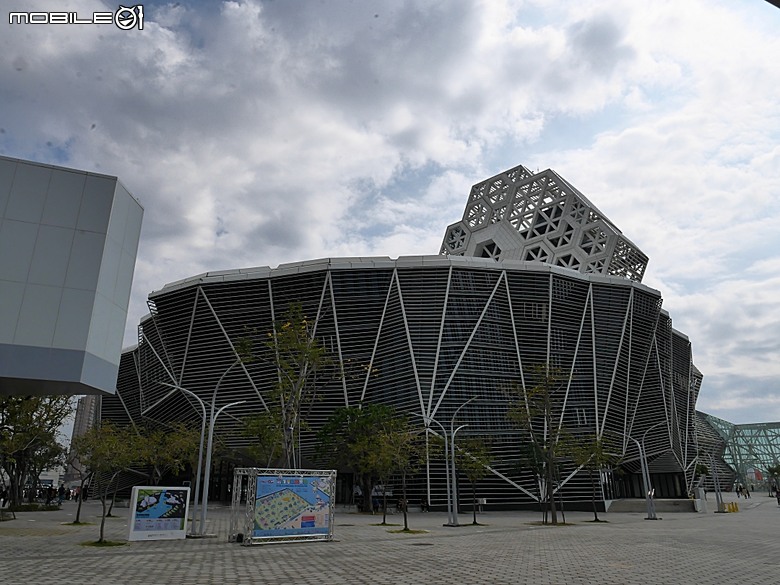 哈瑪星鐵道園區、舊打狗驛故事館、高雄港車站北號誌樓、鐵道園區天空雲台、金馬賓館當代美術館、打狗水道量水器室,附掛2026高雄冬日遊樂園紀實 — 冬日高雄港濱散策 哈瑪星鐵道園區篇