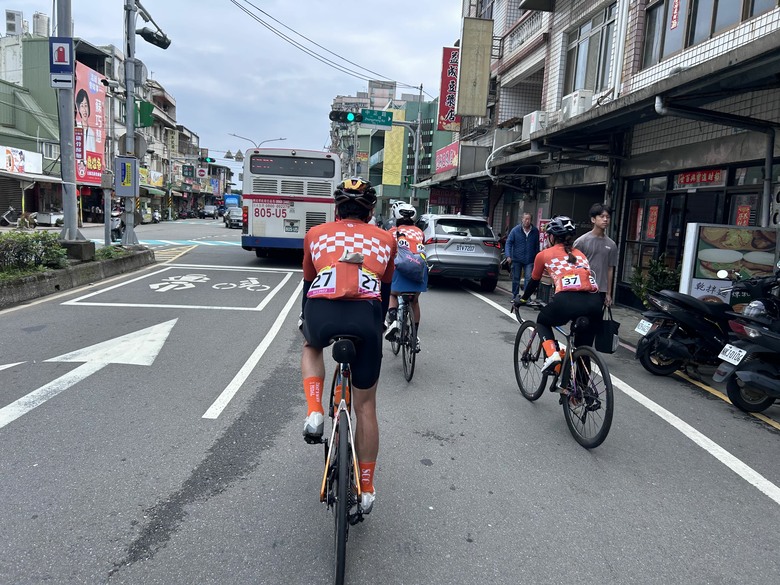 跟著SCC車隊賴神順騎如來神掌，KHS vitamin E輕旅行