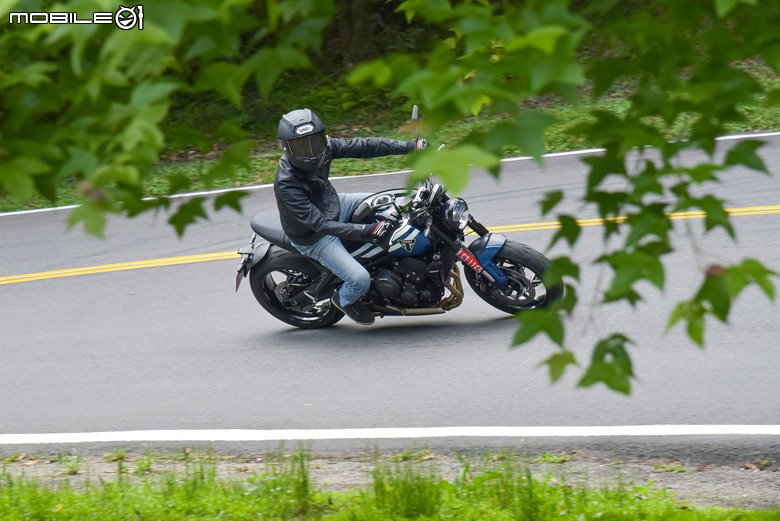 2026 Triumph Trident 800 發表試駕｜建議售價：499,000元，動力大提升扭力超有感！