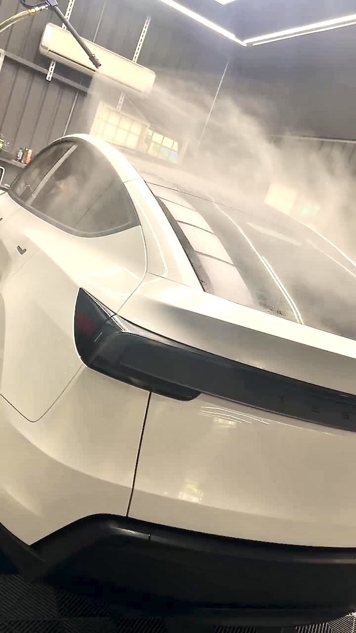 [開箱]嘉義汽車包膜｜ Tesla白TPU＋黃改色膜對照｜收邊工藝近拍，判斷師傅功力好不好！