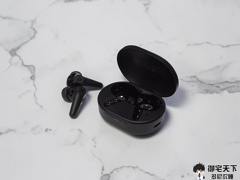 點我看大圖 開箱|JLab J1 Pods 真無線藍牙耳機 - 千元內極高性價比之作,入門日常無線耳機好選擇!