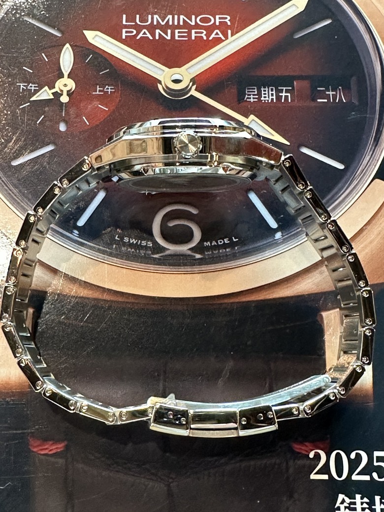 ［開箱］CASIO的創新與經典,機械錶和電子錶雙重衝擊。EFK-110D-2A加DW-6900JV-1DR
