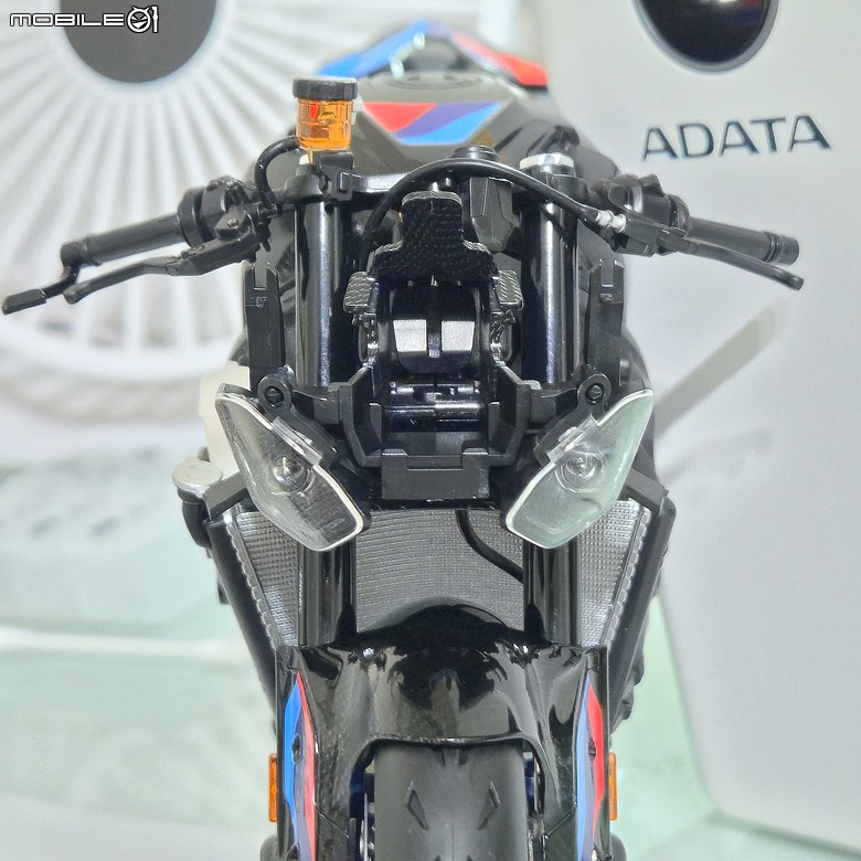 點我看大圖 🔧【模型新手也能輕鬆組 Part5】🏍️ 1/9 MENG MT-009S 1/9 BMW M1000RR 悅色版