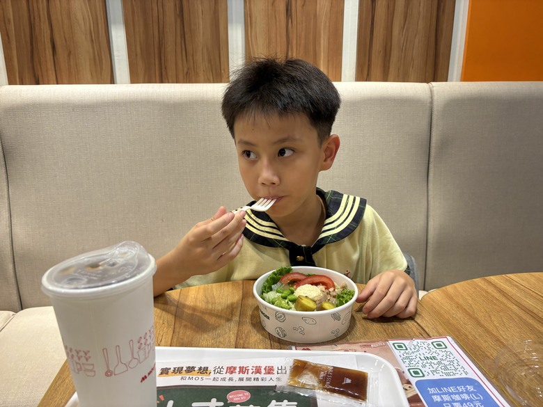 你都什麼時候陪孩子騎車呢？下班後的親子騎行，單車上高鐵的暖暖身