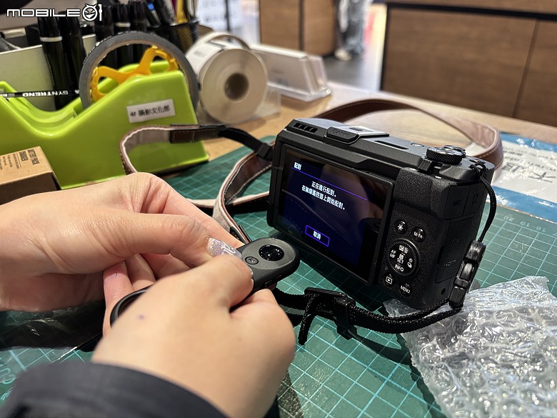 原本只是買相機，結果越買越多｜Canon HG-100TBR、LP-E17 電池與副廠座充入手心得