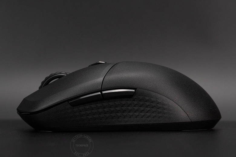 點我看大圖 微星 VERSA 300 WIRELESS 8K 電競滑鼠開箱:66g 超輕量搭 8000Hz 輪詢率、196 小時續航