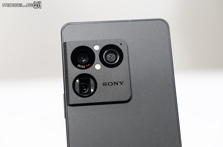 Sony Xperia 1 VIII 登台！AI 攝影助理、大感光望遠鏡頭一次升級，礦石設計成新亮點
