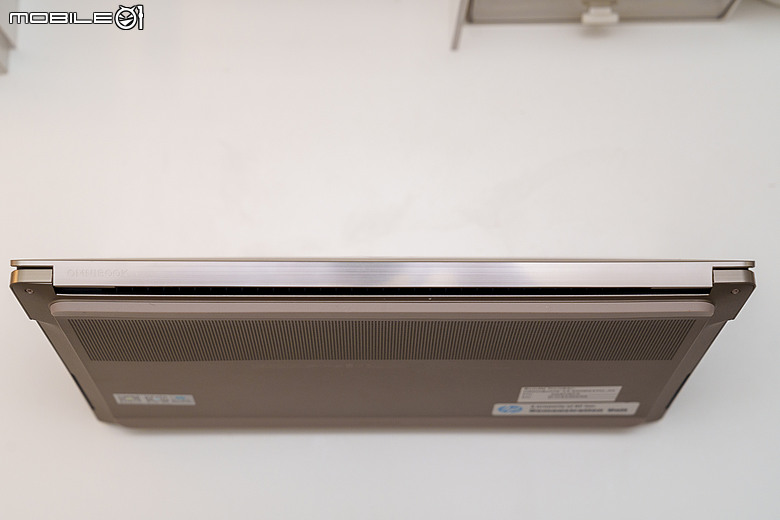 HP OmniBook Ultra 14|輕薄便攜的高效行動美學筆電