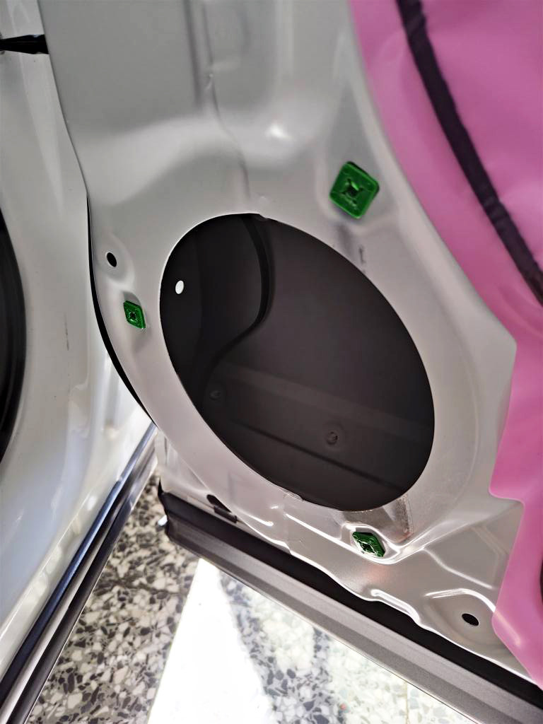 [開箱] 告別原廠悶罐聲：CC GR 換裝法國 FOCAL 職人系音響改裝分享