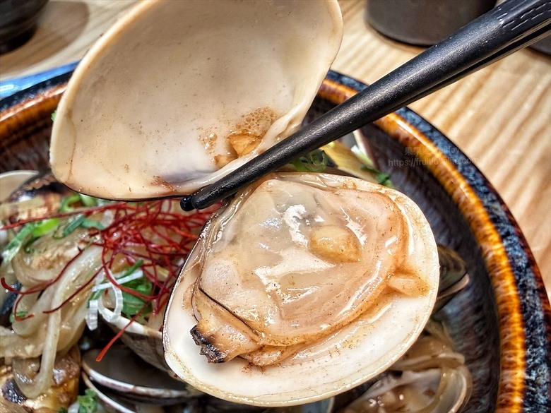 平價日本料理，生熟丼、刺身、炸烤物，無低消續飯湯吃到飽、壽星送生魚片蛋糕，寵物友善