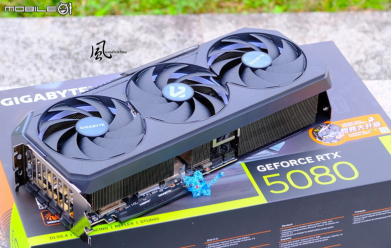 GIGABYTE 5080 GAMING OC搭載9800X3D實測DLSS 4.5遊戲與AI效能