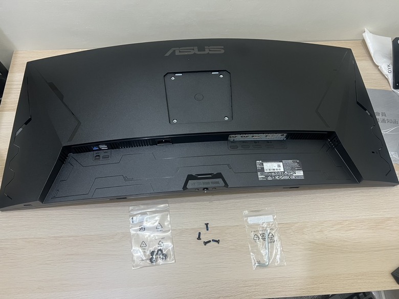 [輕開箱] TUF VG34WQ 34吋可調高低電競螢幕